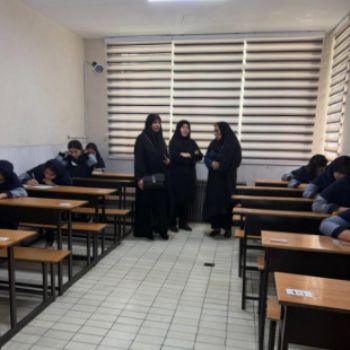 بازدید کارشناسان ناحیه ۳ کرج از حوزه امتحان نهایی پایه ششم