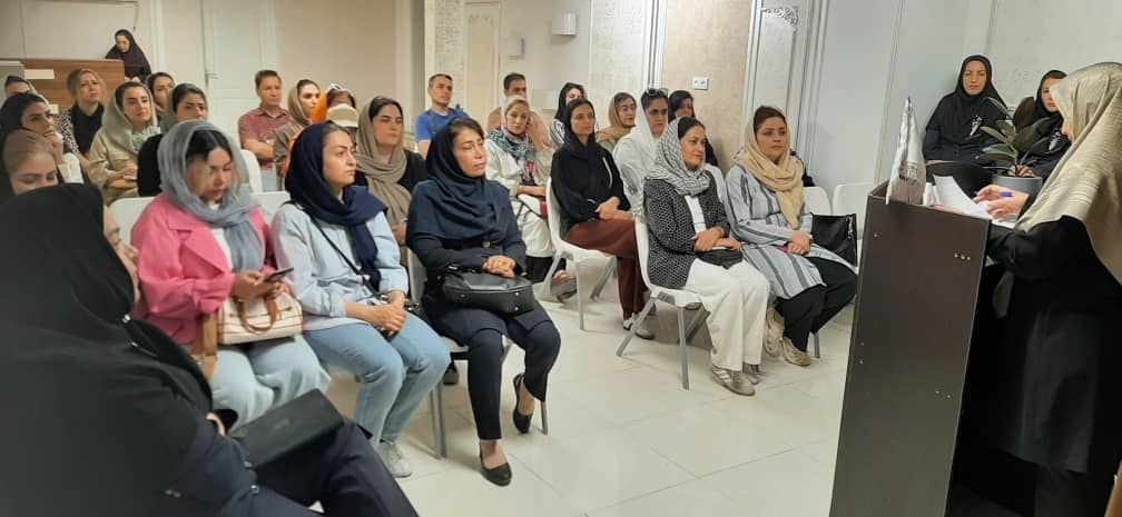جلسات اولیا و مربیان مردادماه