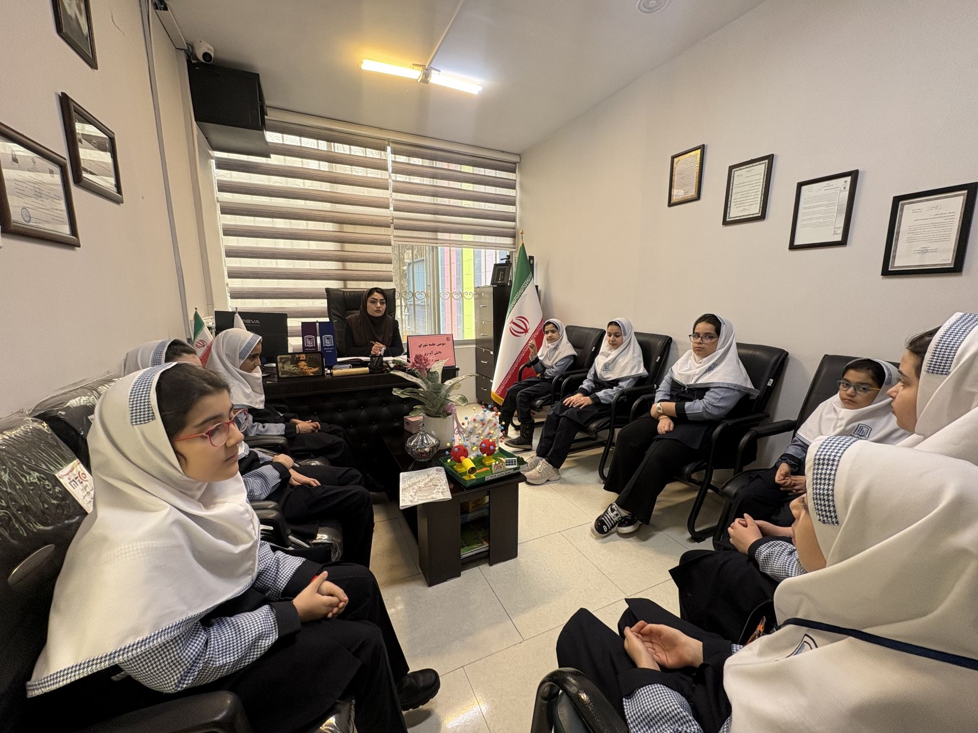 جلسه شورای دانش آموزی